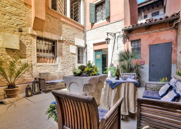 Ca' Della Corte Bed & Breakfast Venice