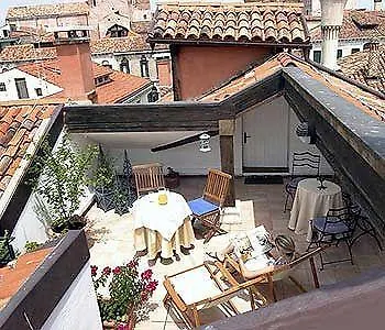 Ca' Della Corte 4* ונציה